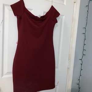 Maroon shoulder dres